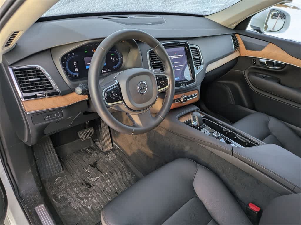 Thumbnail: 2025 Volvo XC90 - 13