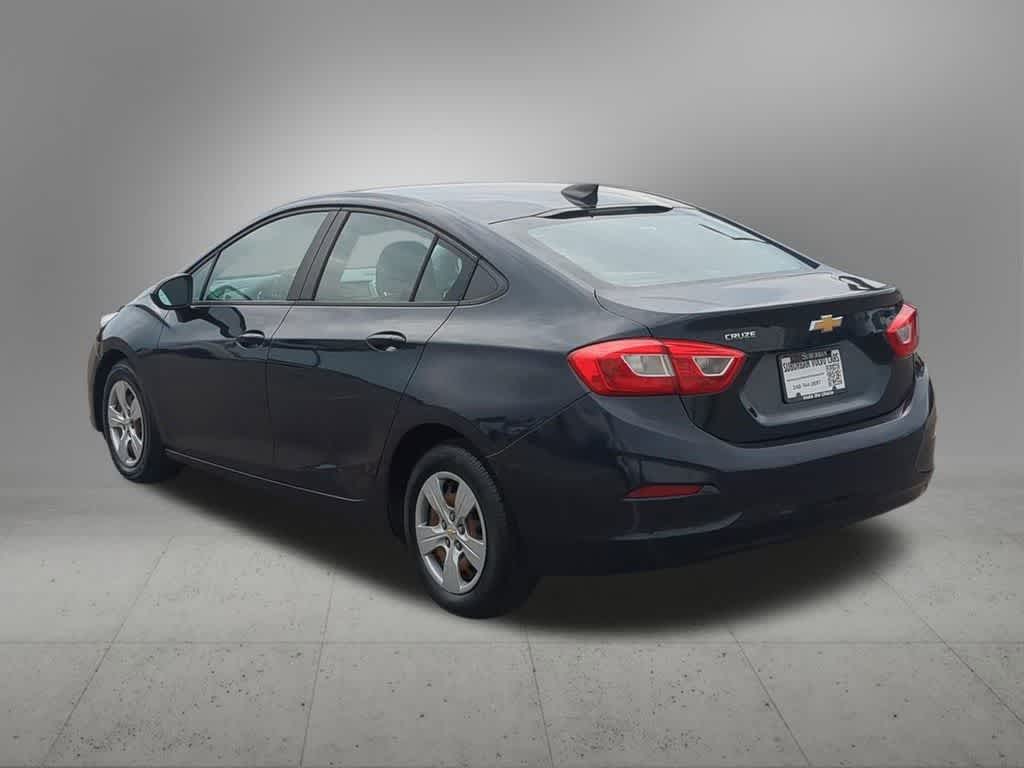 Thumbnail: 2016 Chevrolet Cruze - 3