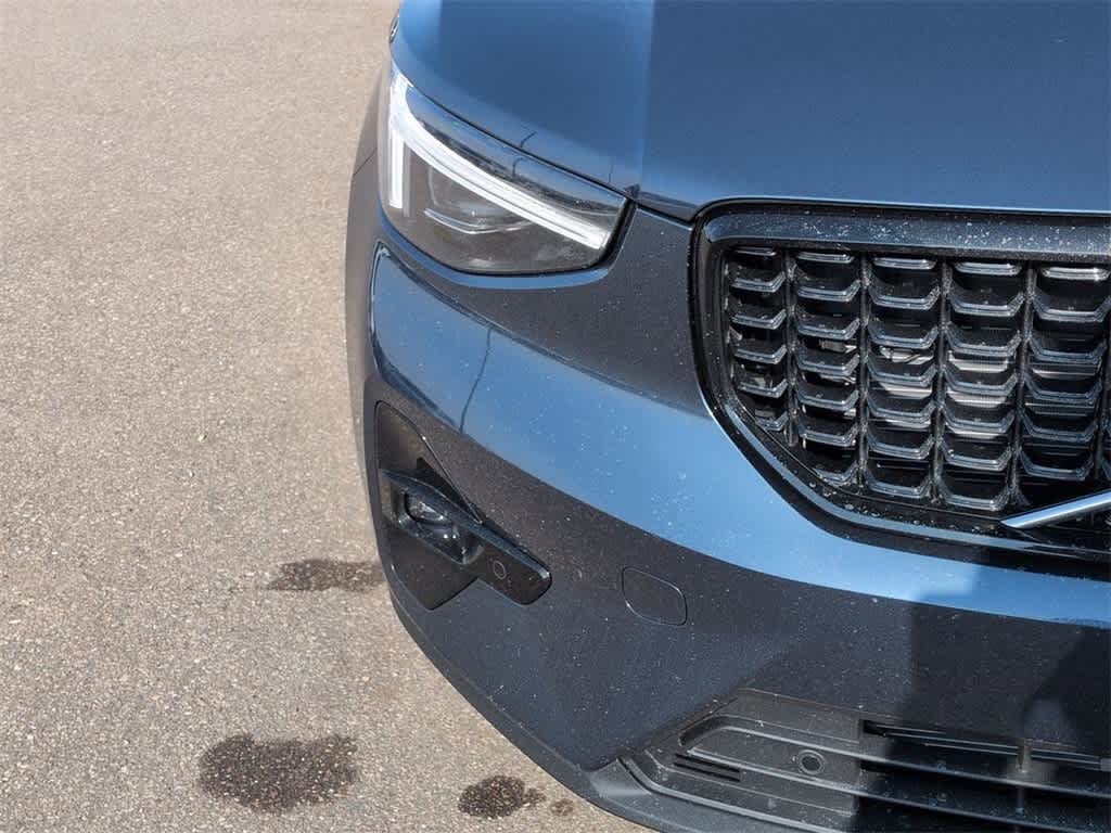 Thumbnail: 2026 Volvo XC40 - 10