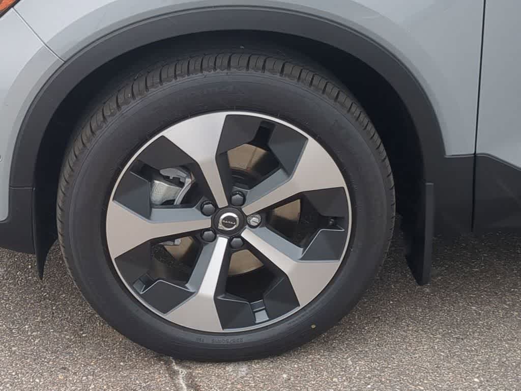 Thumbnail: 2026 Volvo XC40 - 13