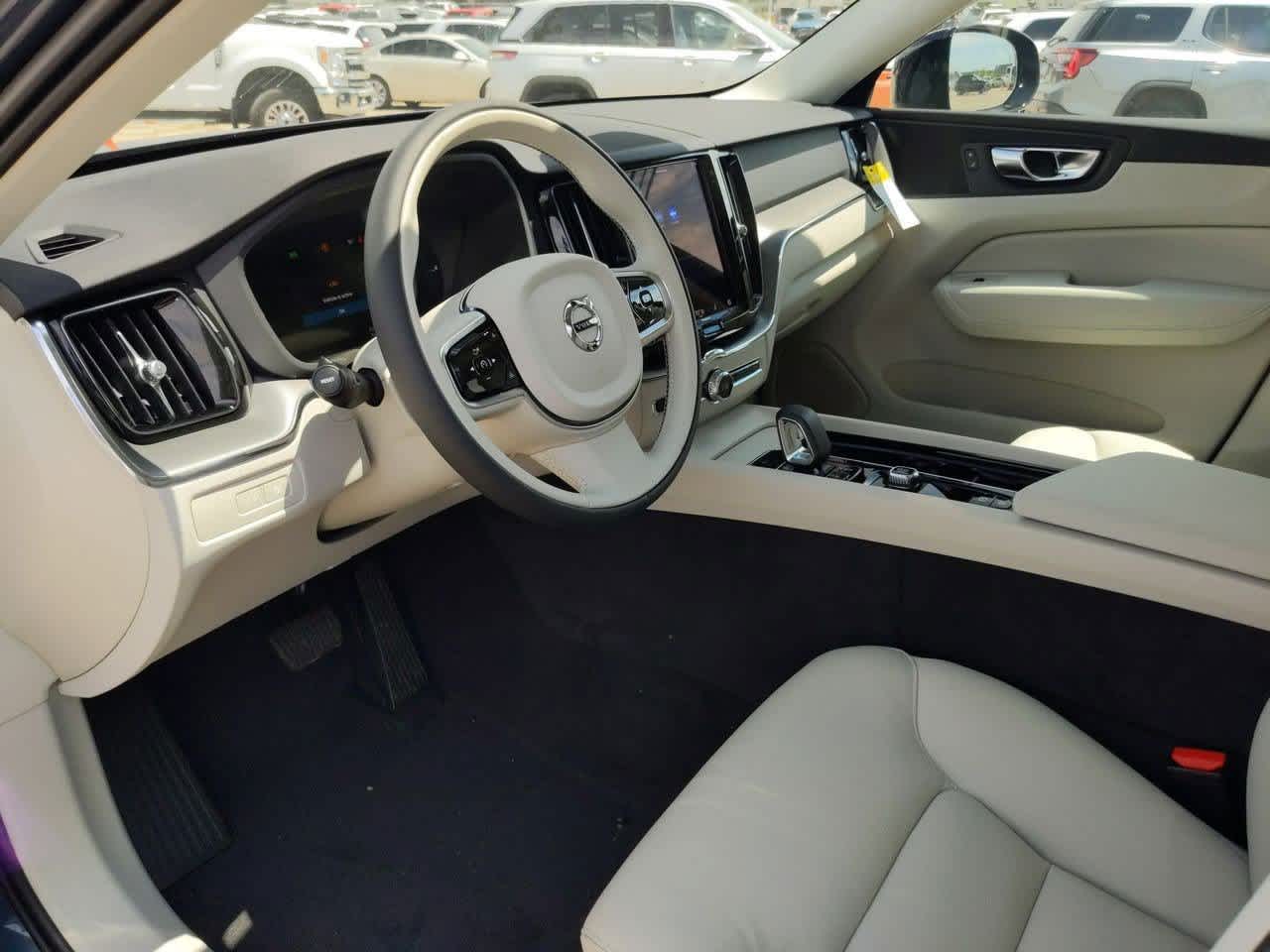 Thumbnail: 2025 Volvo XC60 - 2