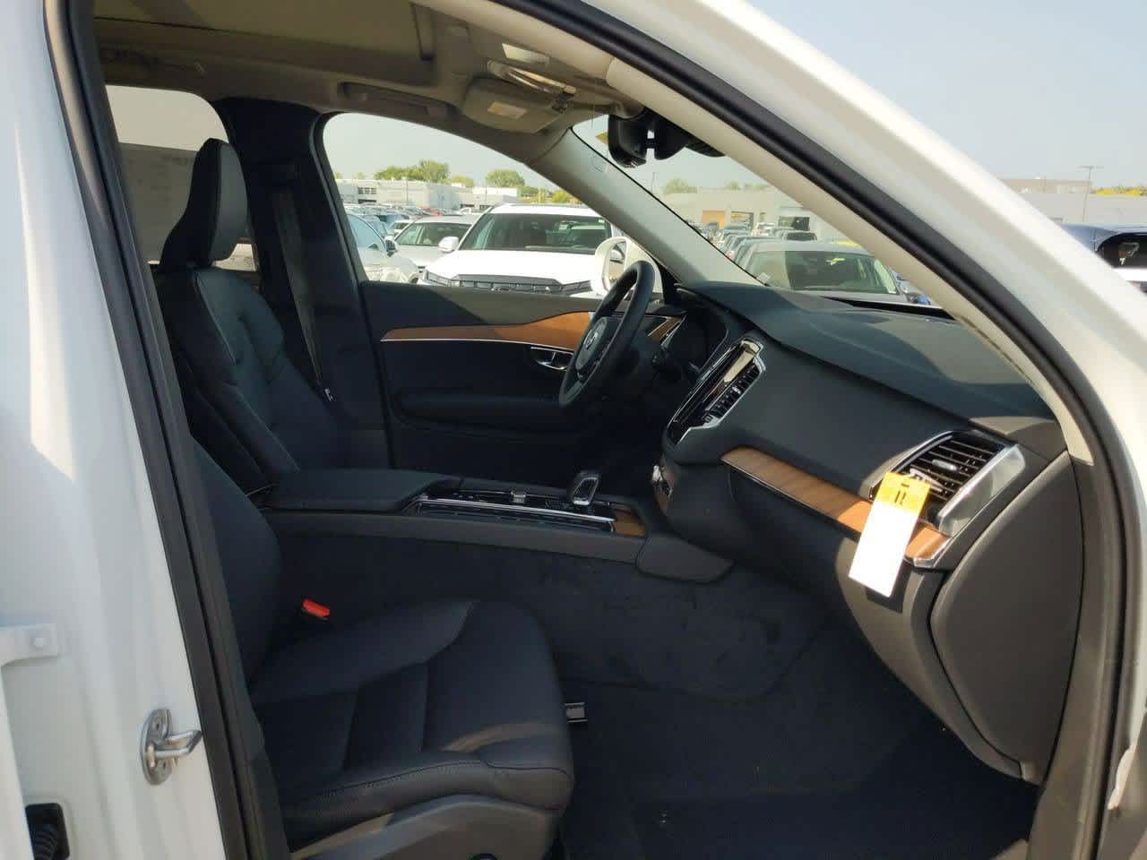 Thumbnail: 2025 Volvo XC90 - 19
