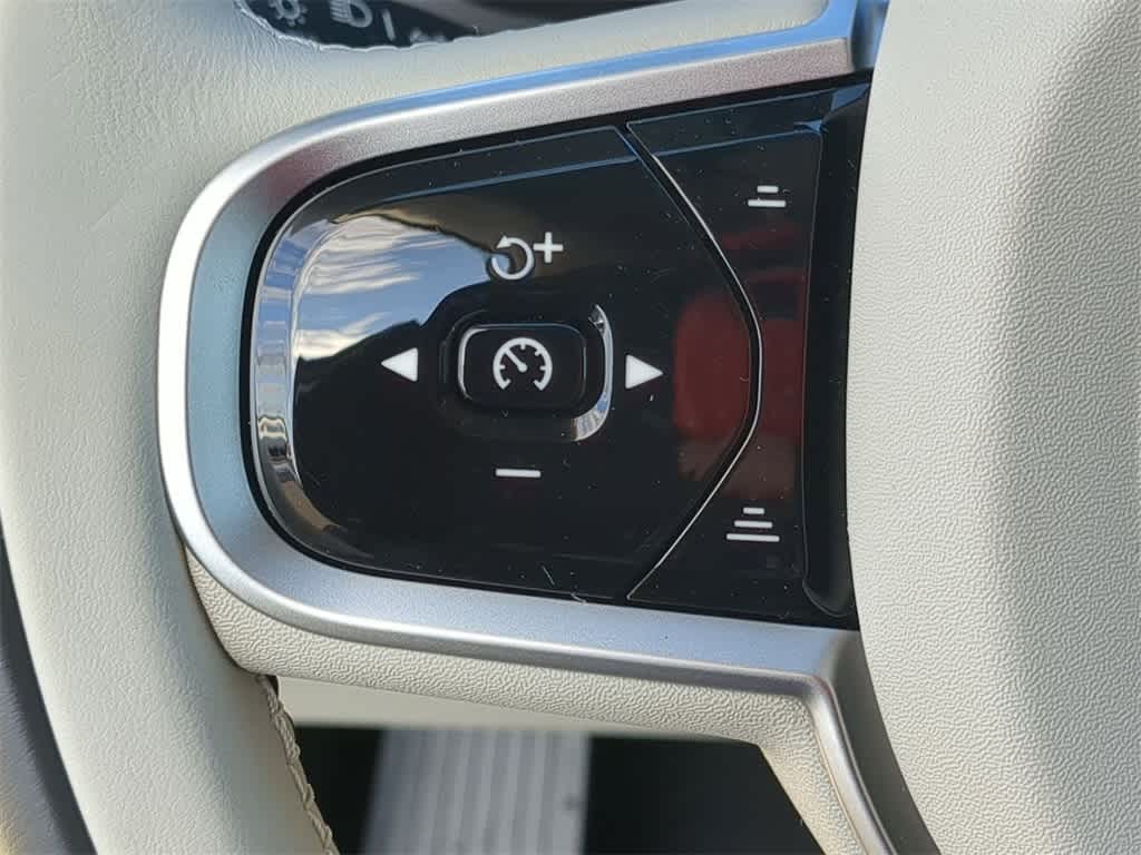 Thumbnail: 2026 Volvo XC60 - 22