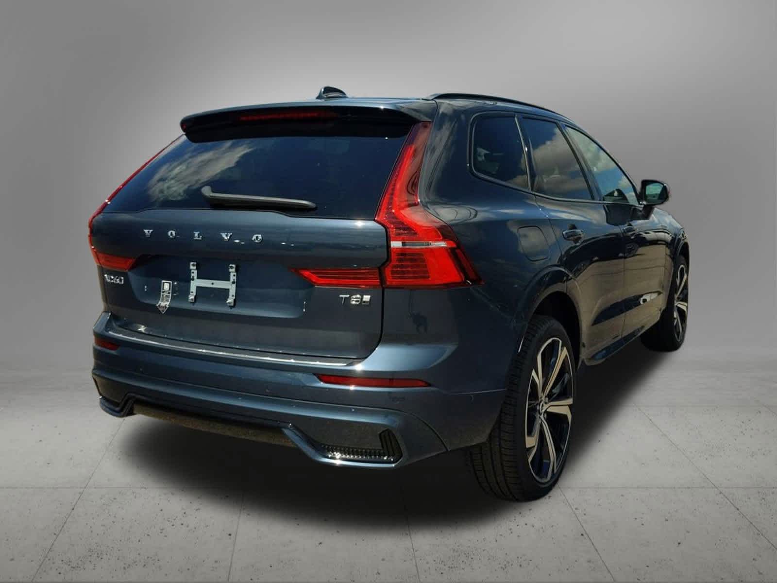 Thumbnail: 2025 Volvo XC60 - 6