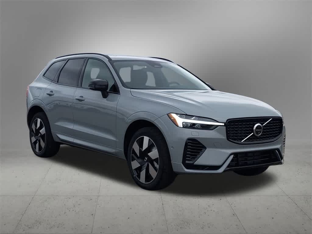 Thumbnail: 2025 Volvo XC60 - 8