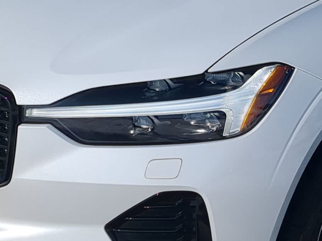 Thumbnail: 2025 Volvo XC60 - 10