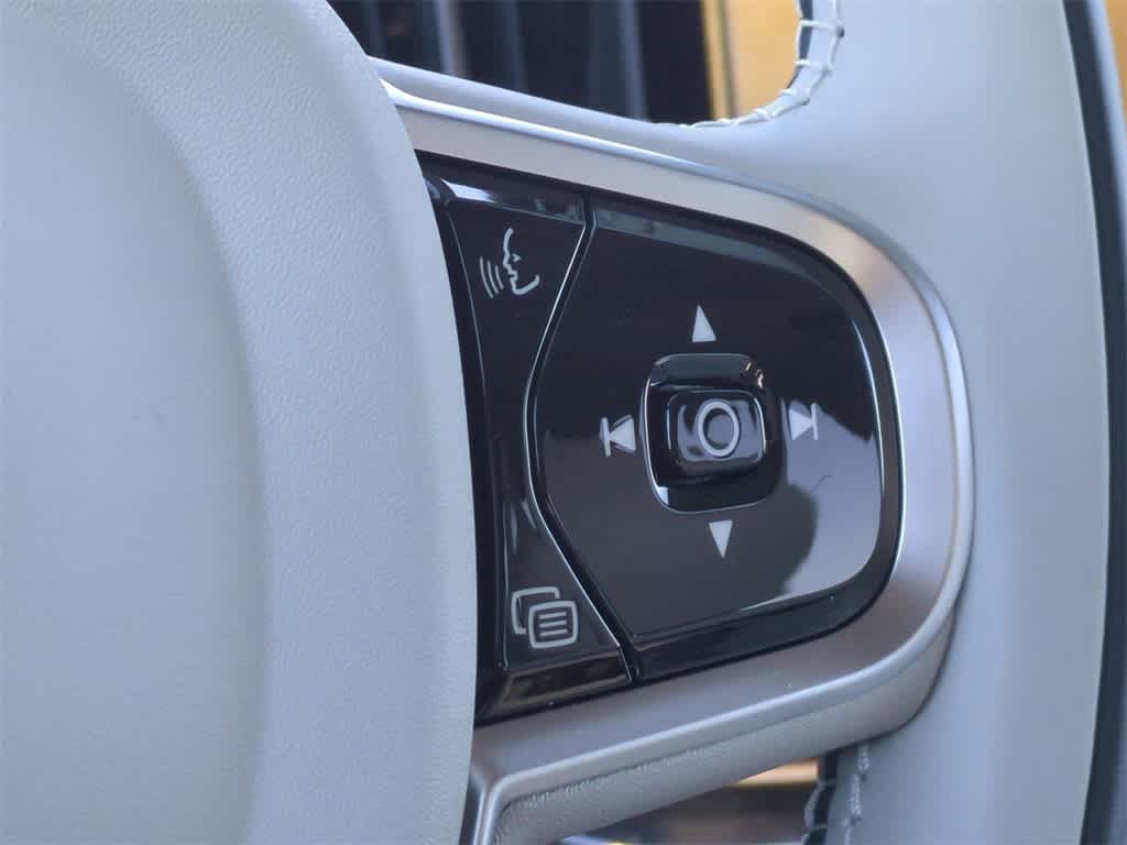 Thumbnail: 2026 Volvo XC90 - 24