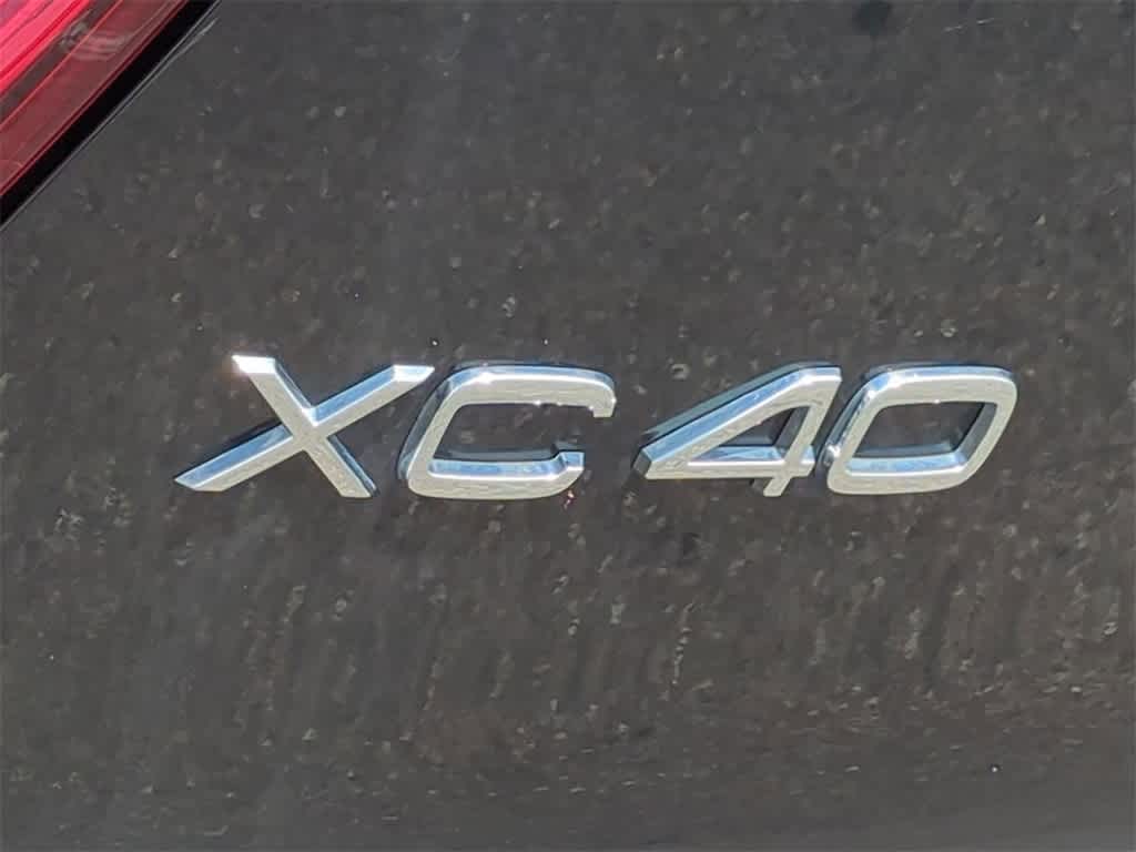 Thumbnail: 2025 Volvo XC40 - 12