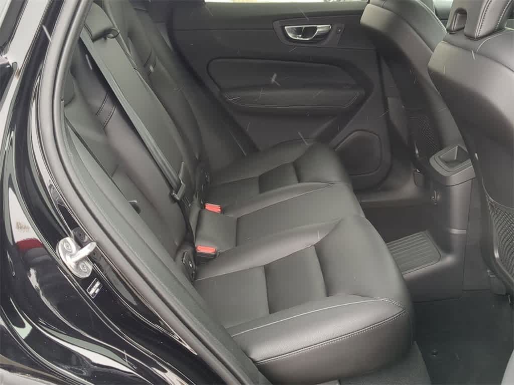 Thumbnail: 2025 Volvo XC60 - 19