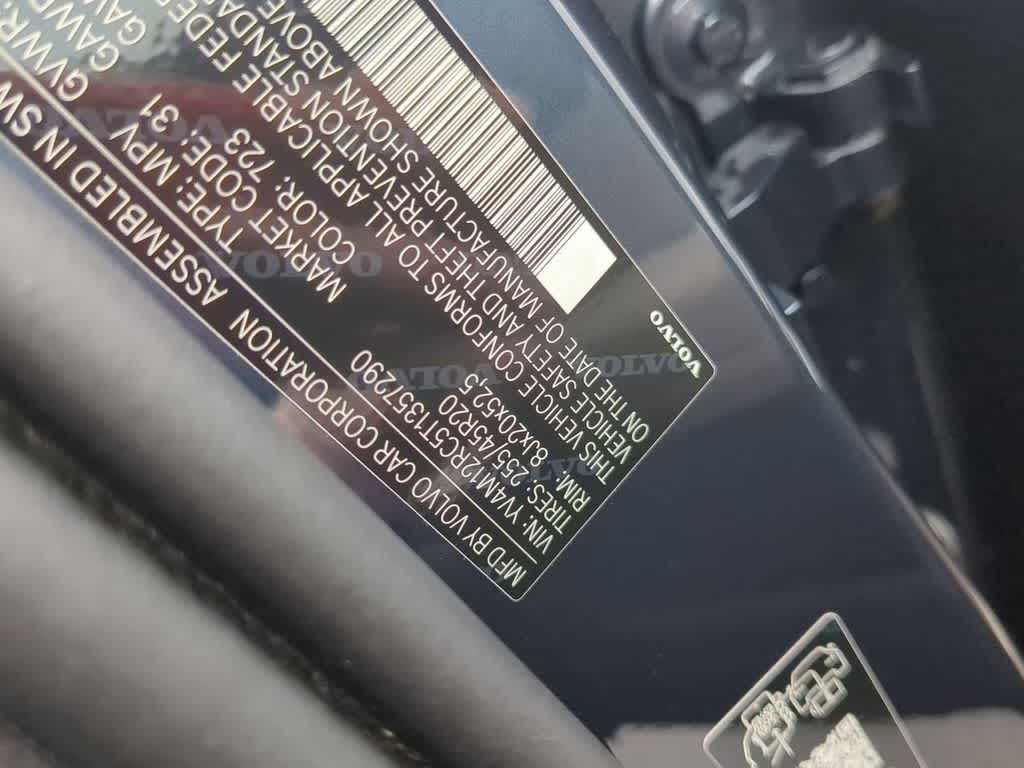 Thumbnail: 2026 Volvo XC60 - 32