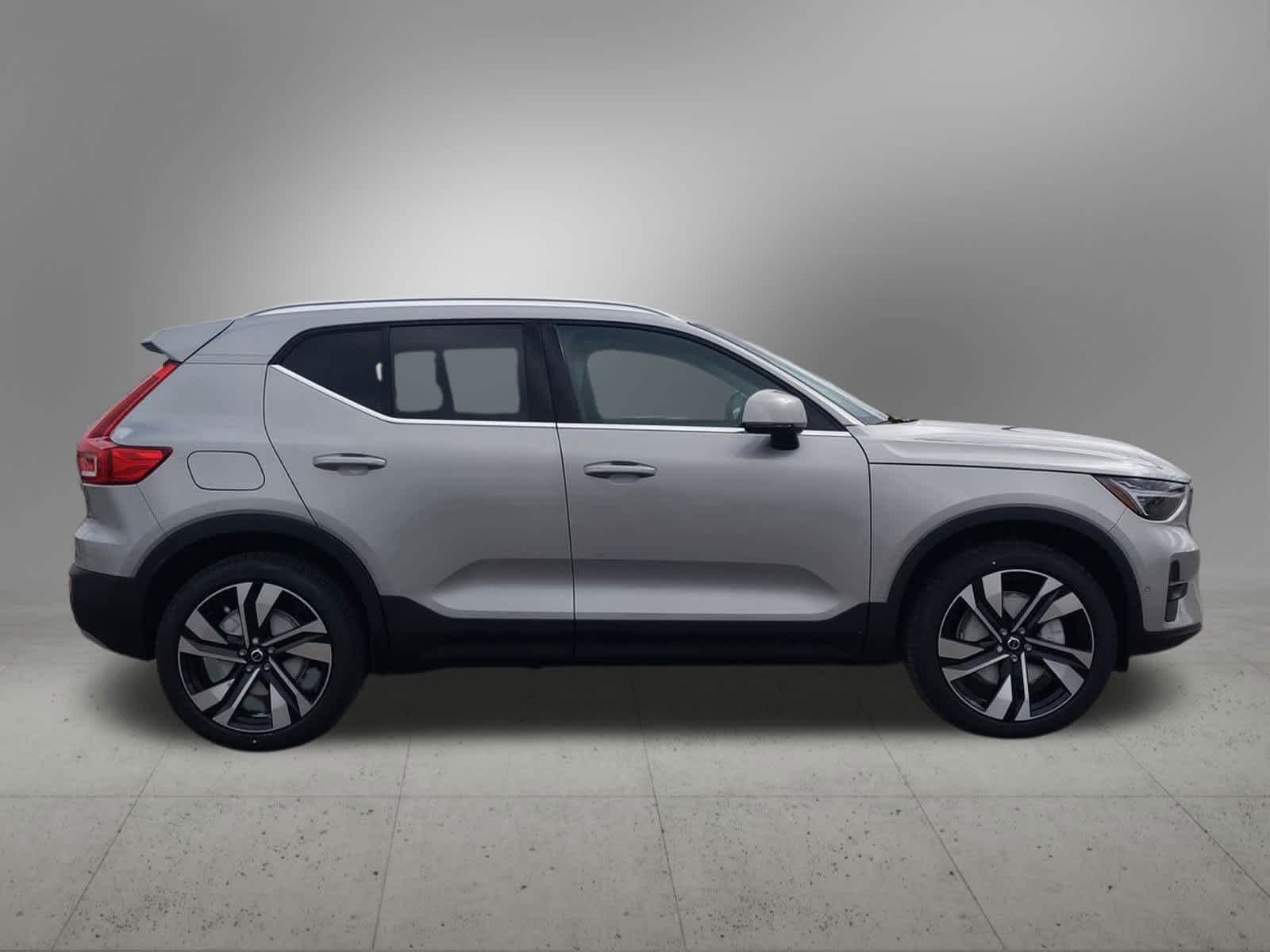 2025 Volvo XC40 B5 Ultimate 7