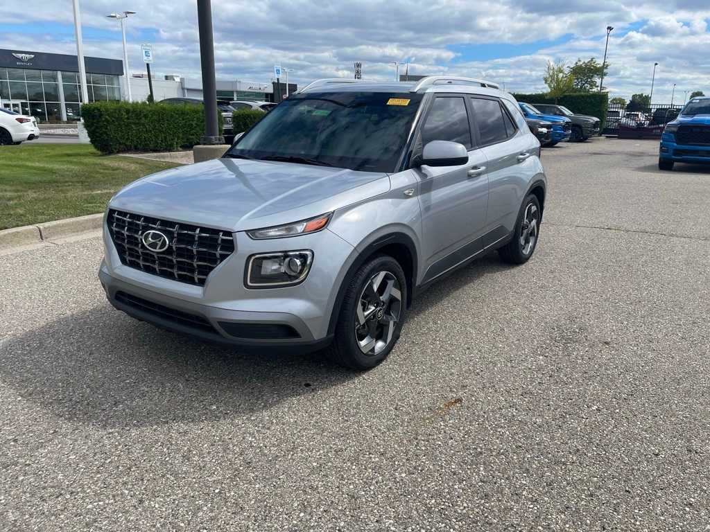 2021 Hyundai Venue SEL -
                  Troy, MI