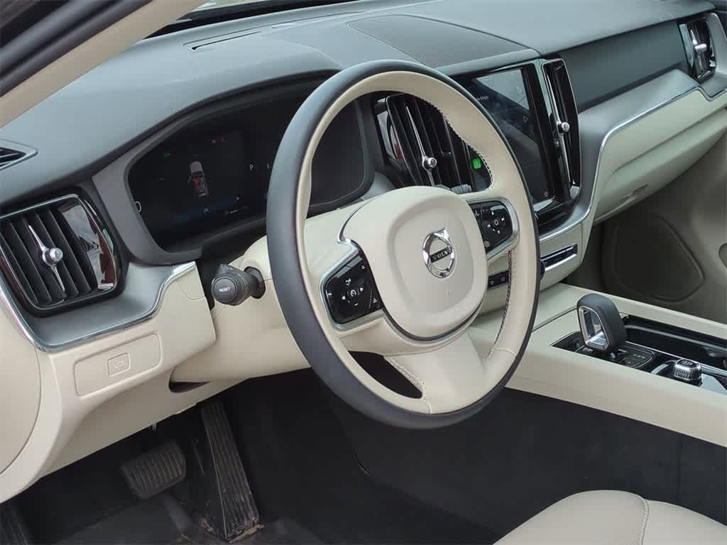 Thumbnail: 2025 Volvo XC60 - 2