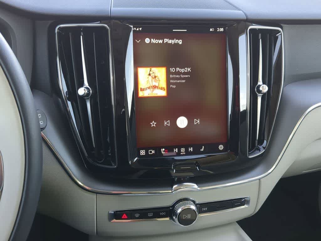 Thumbnail: 2025 Volvo XC60 - 26