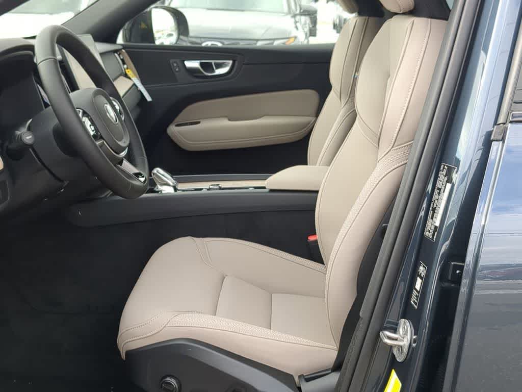 Thumbnail: 2026 Volvo XC60 - 15