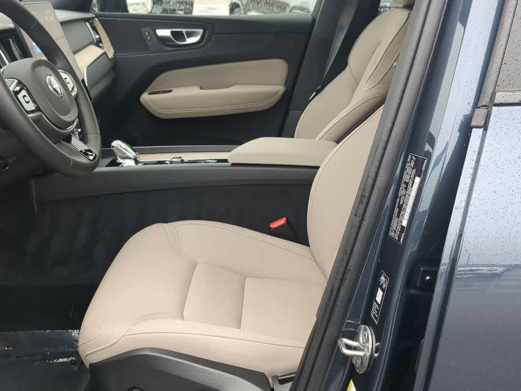 Thumbnail: 2026 Volvo XC60 - 15