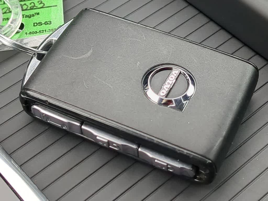 Thumbnail: 2025 Volvo XC60 - 32