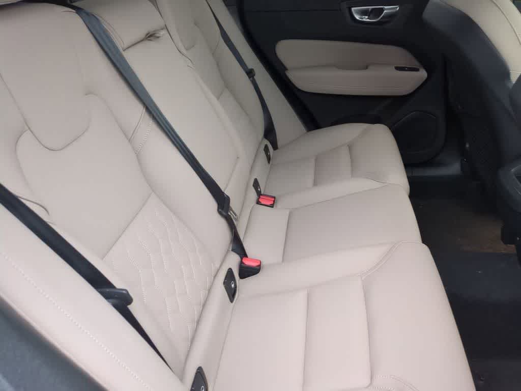 Thumbnail: 2026 Volvo XC60 - 20