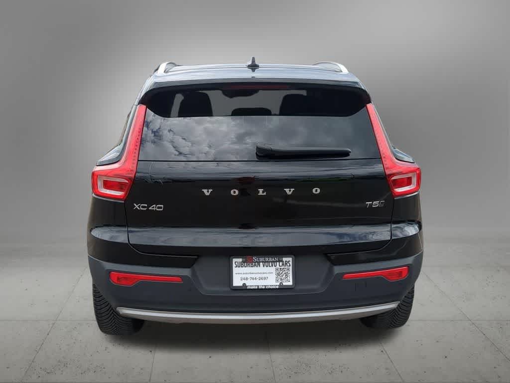 Thumbnail: 2021 Volvo XC40 - 5