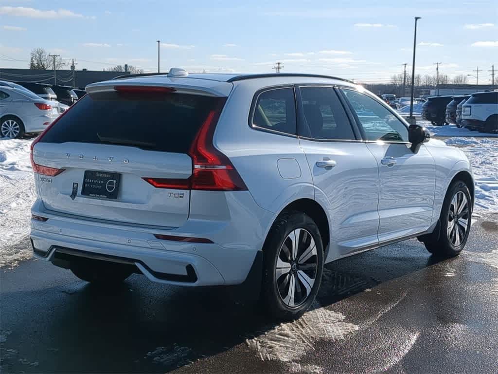 Thumbnail: 2025 Volvo XC60 - 6