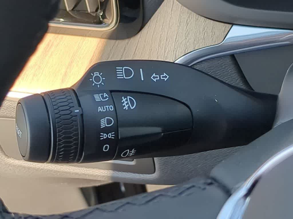 Thumbnail: 2026 Volvo XC60 - 25