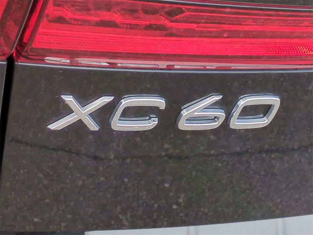 Thumbnail: 2025 Volvo XC60 - 11