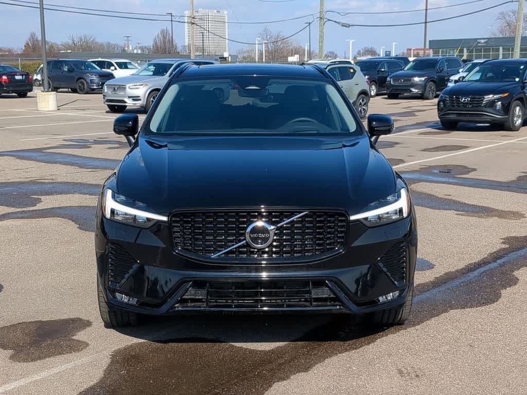 Thumbnail: 2025 Volvo XC60 - 9