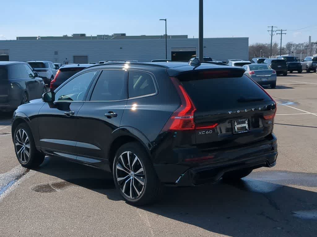 Thumbnail: 2025 Volvo XC60 - 4