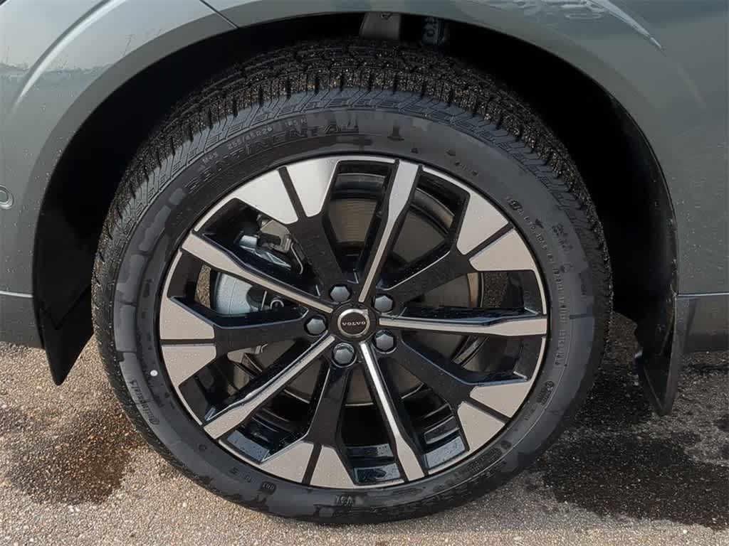 Thumbnail: 2026 Volvo XC60 - 13