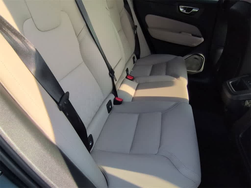 Thumbnail: 2026 Volvo XC60 - 20