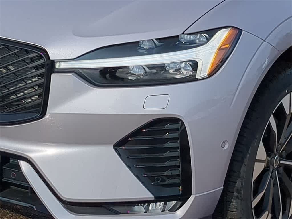 Thumbnail: 2026 Volvo XC60 - 10