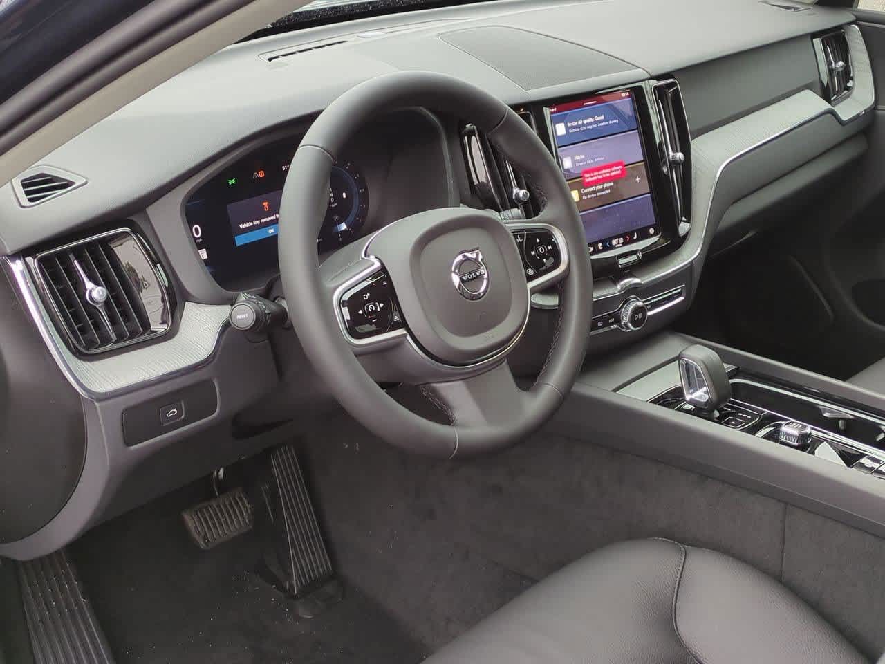 2025 Volvo XC60 B5 Plus 2