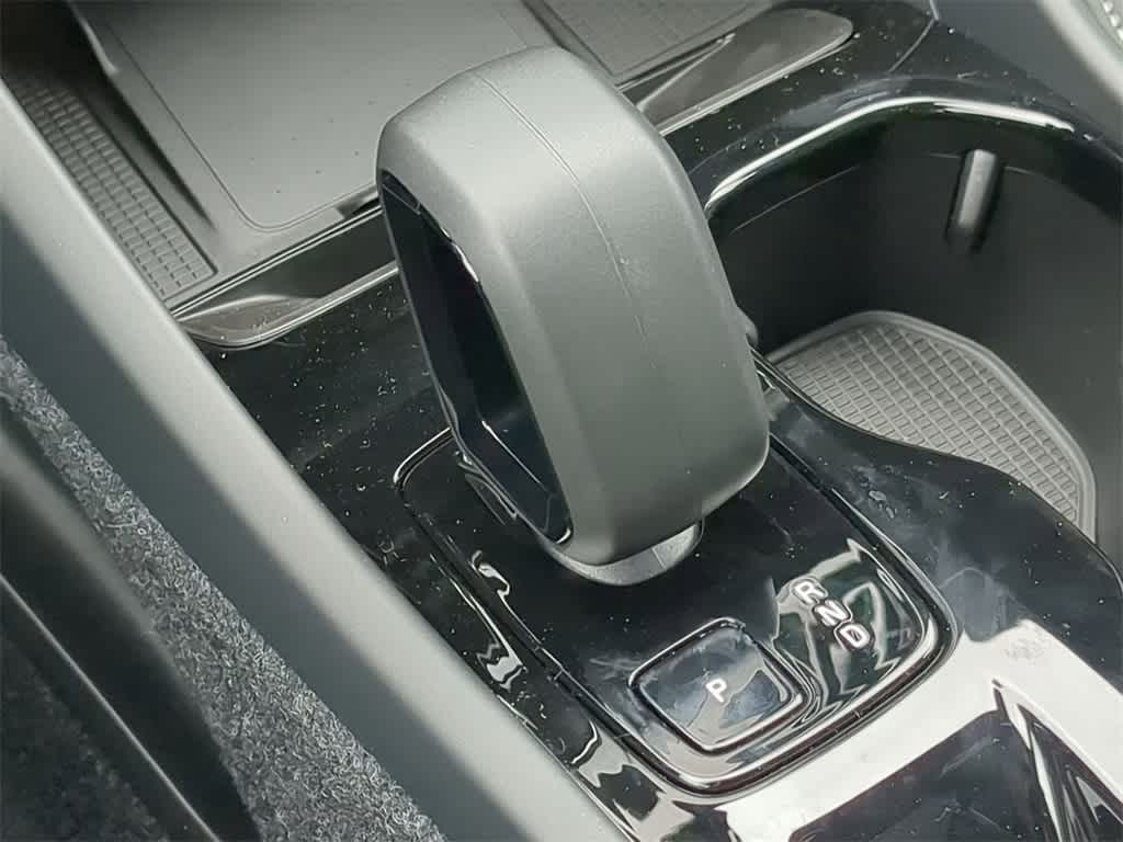 Thumbnail: 2026 Volvo XC40 - 32