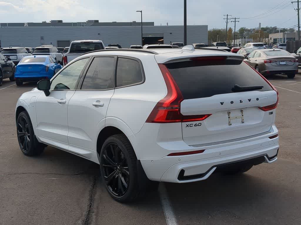 Thumbnail: 2026 Volvo XC60 - 4