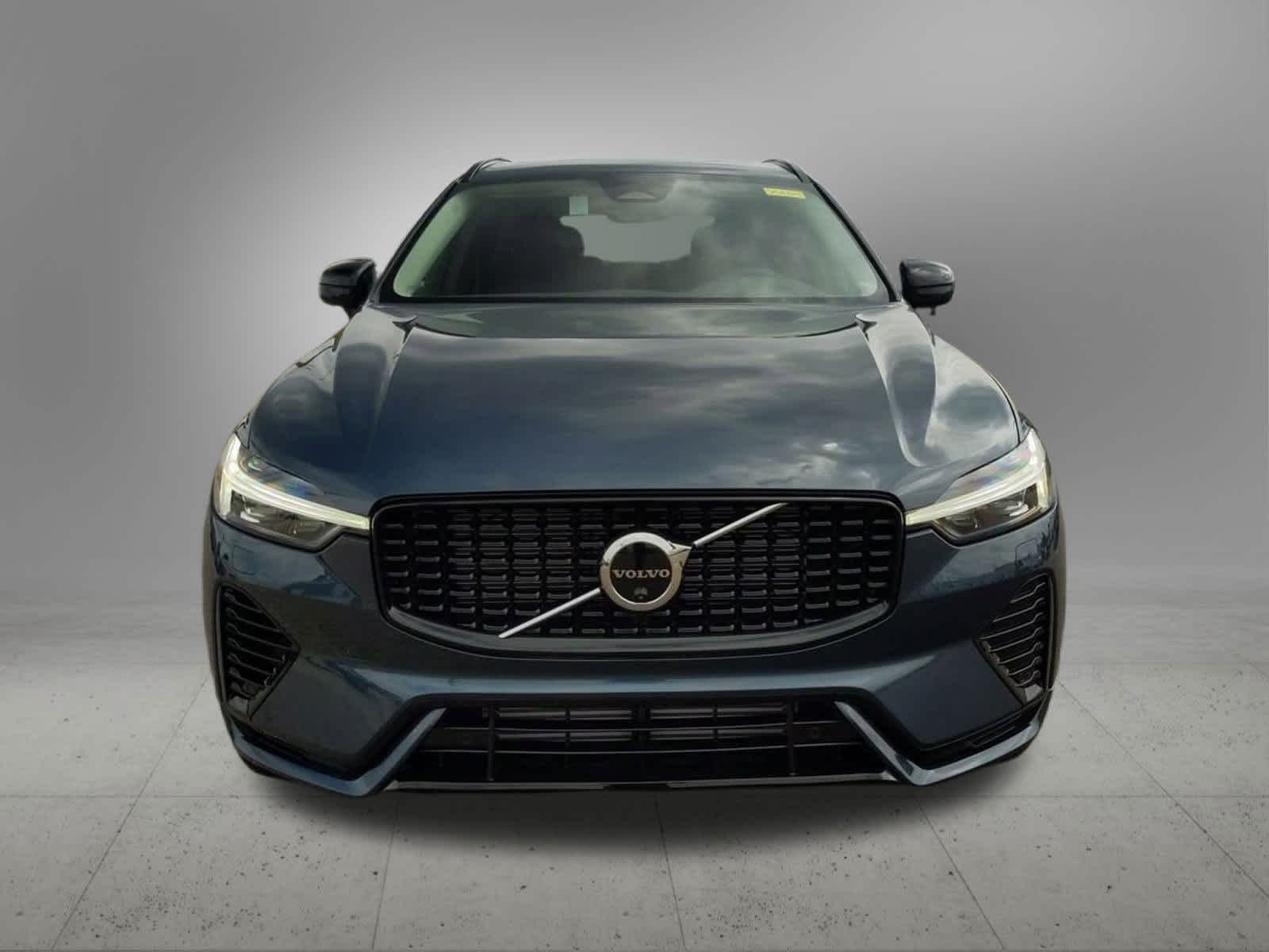 Thumbnail: 2025 Volvo XC60 - 9