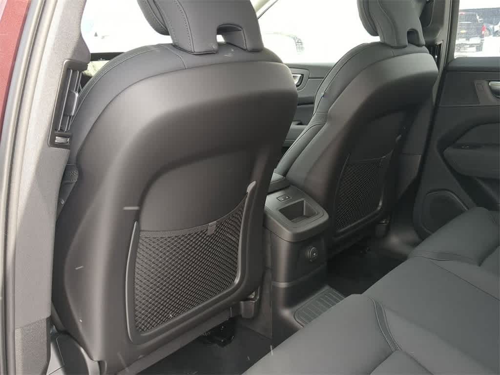 Thumbnail: 2026 Volvo XC60 - 17