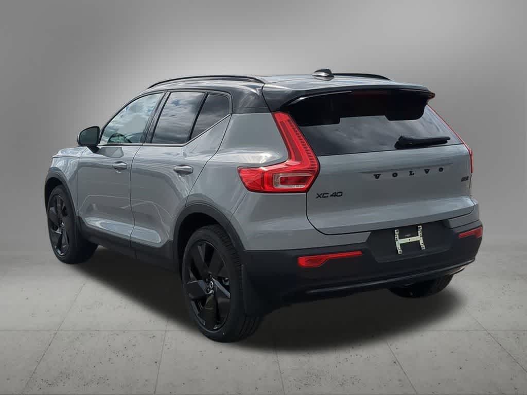 Thumbnail: 2026 Volvo XC40 - 4
