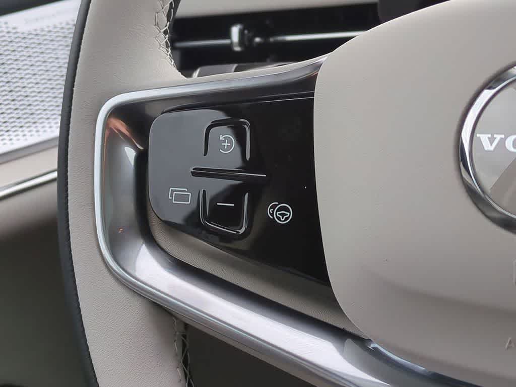 Thumbnail: 2025 Volvo EX90 - 24