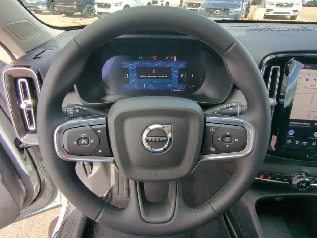 Thumbnail: 2026 Volvo XC40 - 21