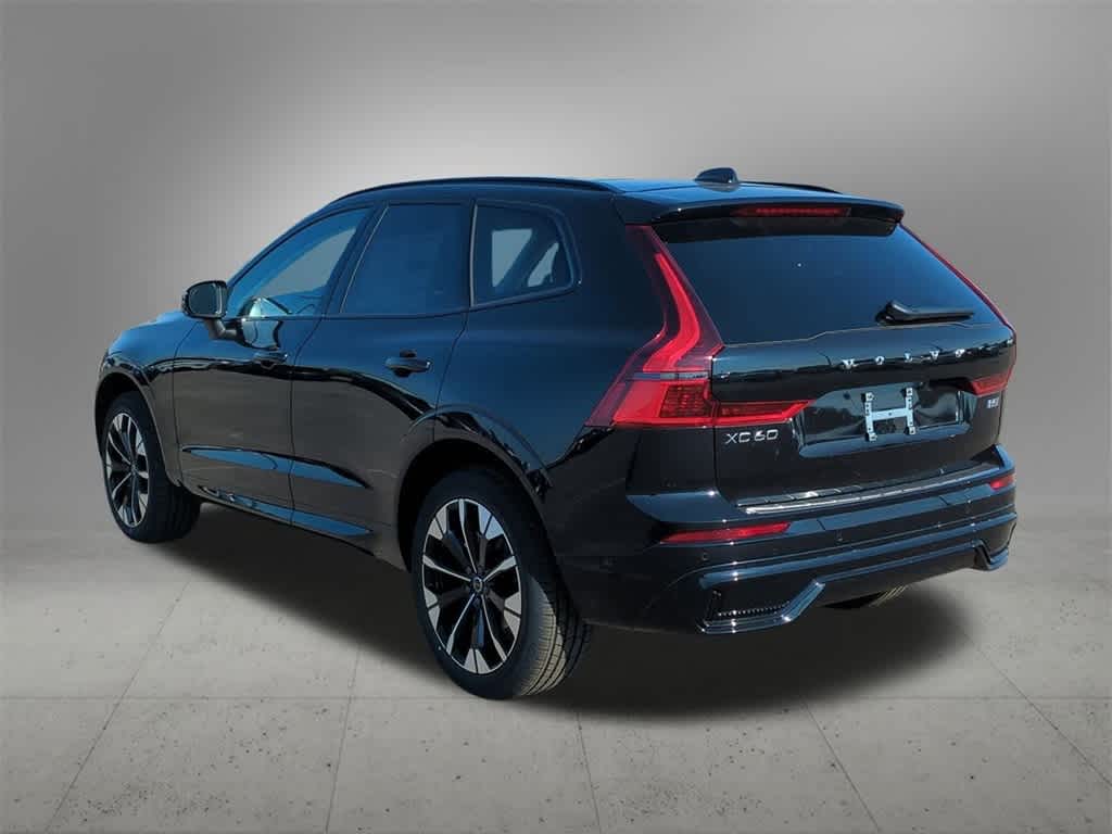 Thumbnail: 2026 Volvo XC60 - 4