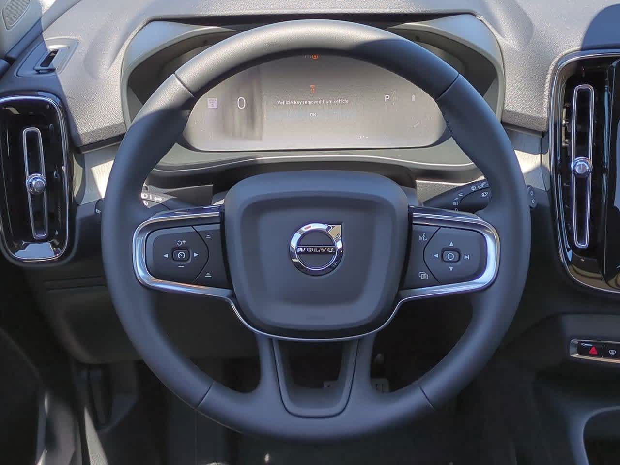 Thumbnail: 2026 Volvo XC40 - 23