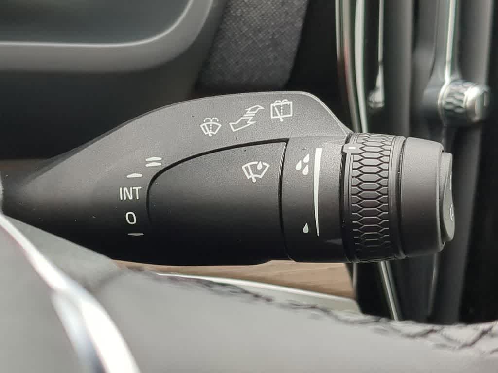 Thumbnail: 2025 Volvo XC90 - 26