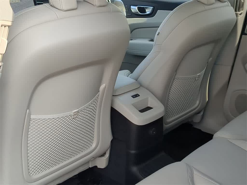 Thumbnail: 2026 Volvo XC60 - 17