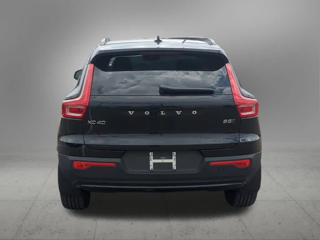 Thumbnail: 2026 Volvo XC40 - 5