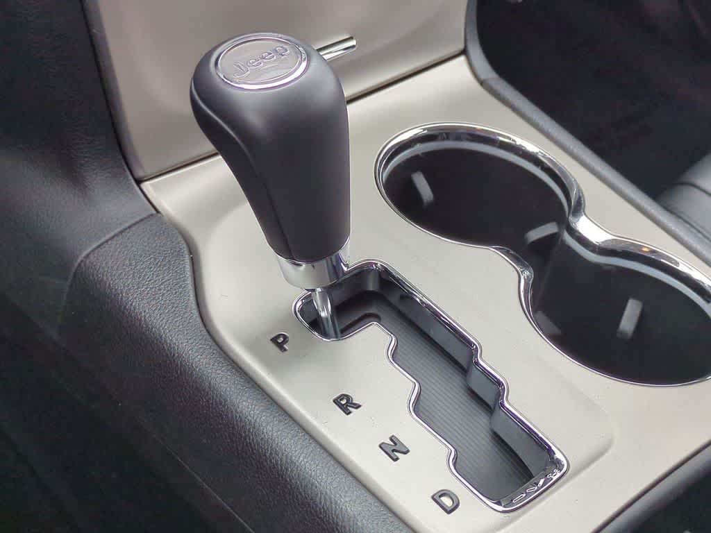 Thumbnail: 2012 Jeep Grand Cherokee - 28