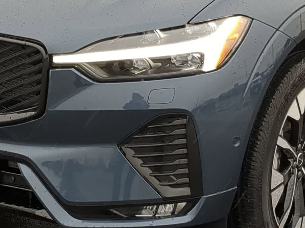 Thumbnail: 2026 Volvo XC60 - 10