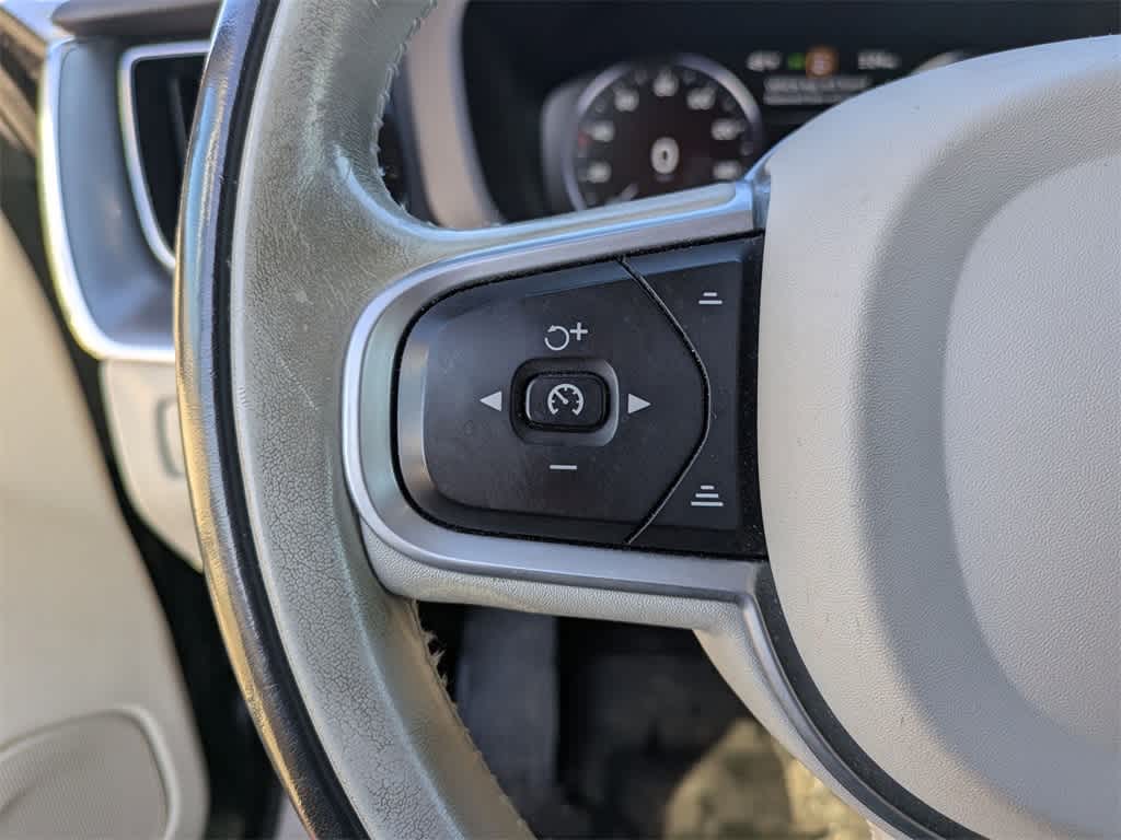 Thumbnail: 2019 Volvo XC60 - 24