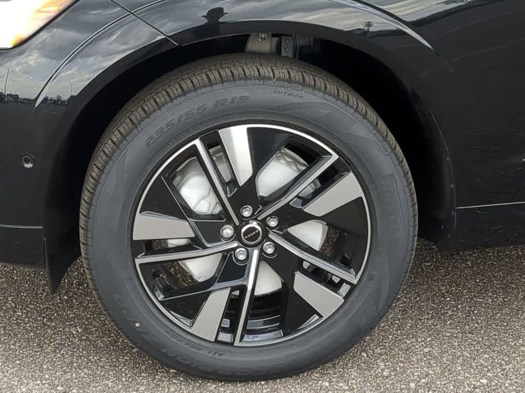 Thumbnail: 2026 Volvo XC60 - 13