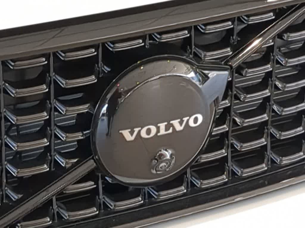 Thumbnail: 2026 Volvo XC40 - 11