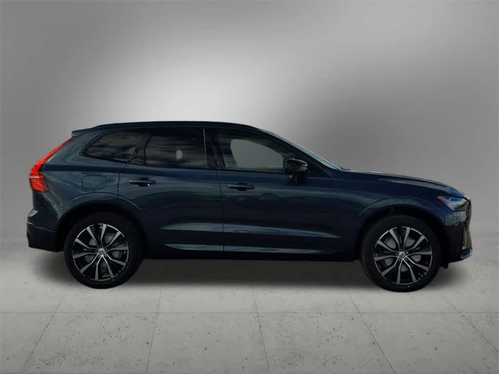 Thumbnail: 2025 Volvo XC60 - 7